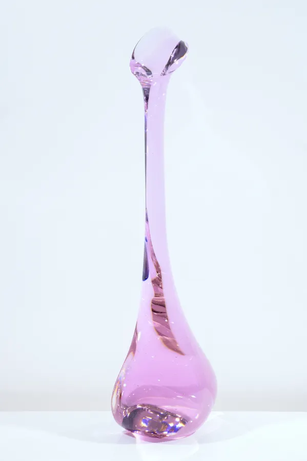 THE VASE THAT WANTED TO BE A FLOWER &mdash; Peter Bremers