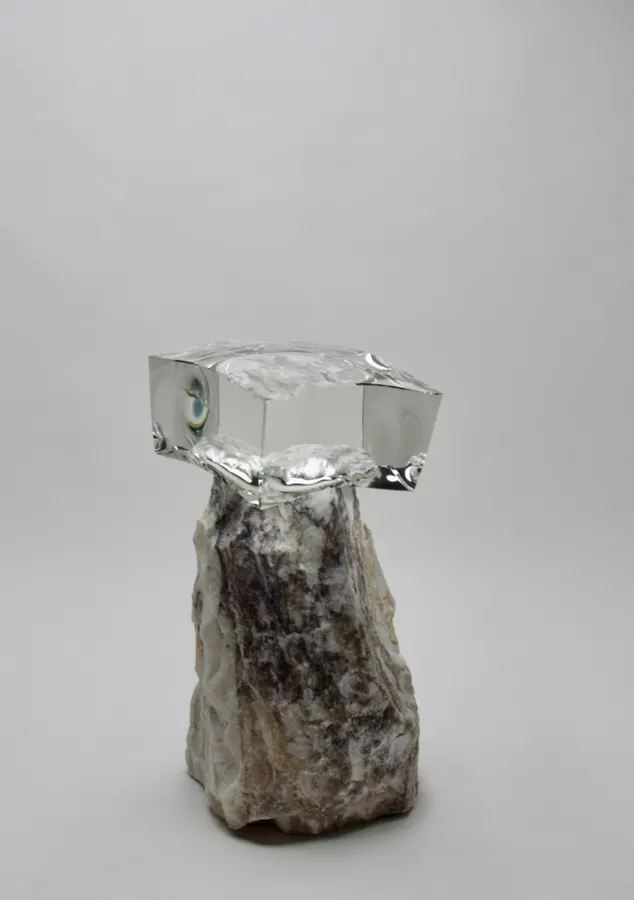Little Light Receiver, Dark Marble &mdash; Vladimir Zbynovsky